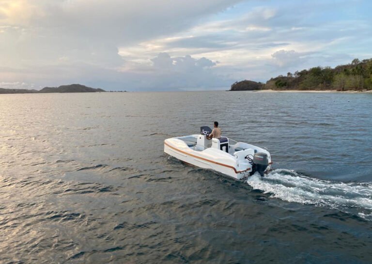 catamarano a motore bali